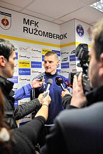 Jn Maslo odpoved na otzky novinrov |  autor: Rudolf Makurica