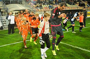 Hri na ele s Darkom Tofiloskim prichdzaj na trvnik.  |  autor: Rudolf Makurica