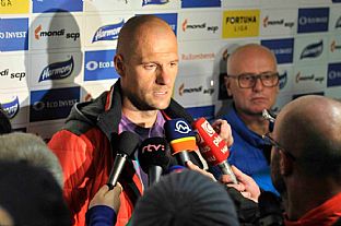 Martin Jakubko odpoved na otzky novinrov.  |  autor: Rudolf Makurica