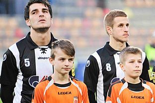 Nstup hrov |  autor: Rudolf Makurica