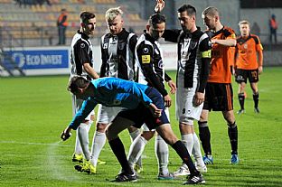 Pred priamym kopom |  autor: Rudolf Makurica