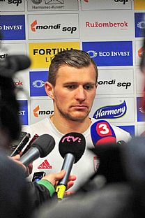 Milo Lan po zpase odpoved na otzky novinrov |  autor: Rudolf Makurica