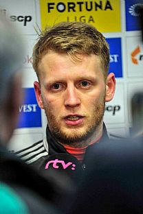 Luk Luptk po zpase odpoved na otzky novinrov |  autor: Rudolf Makurica