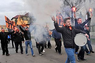 Pochod fanklubu Concordia 1906 pred zpasom |  autor: Rudolf Makurica