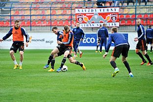 Rozcvika pred zpasom |  autor: Rudolf Makurica