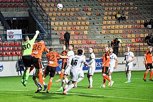 Martin Jakubko, Antonn Rosa, Dominik Kruliak, Milo Lan a Martin Nagy v pokutovom zem Zlatch Moraviec |  autor: Rudolf Makurica