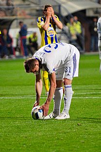 Milo� La�n� pred pokutov�m kopom |  autor: Rudolf Ma�kurica