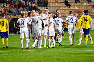 Hr��i sa te�ia z g�lu Milo�a La�n�ho |  autor: Rudolf Ma�kurica