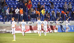 akovaka hrov s fanikmi po skonen zpasu. |  autor: J. Malik