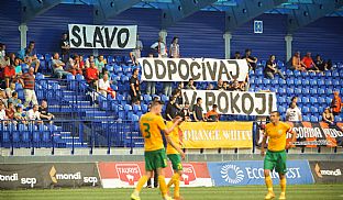 Fanikovia si pripomnaj tragicky zosnulho priaznivca nho klubu. |  autor: J. Malik