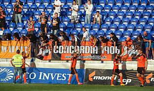 akovaka hrov s fanikmi po zpase. |  autor: J. Malik