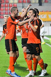 Peter Maslo a Tom ubek po gle na 3:0, v pozad Martin Nagy, Antonn Rosa a Michal Fako. |  autor: Jn Kme