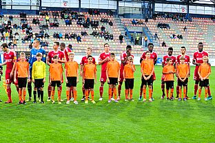 Hri Trenna nastpen pred zaiatkom zpasu. |  autor: Rudolf Makurica