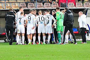 Domci hri pred pokutovmi kopmi. |  autor: Rudolf Makurica