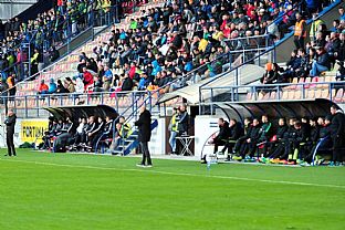 Zpadn tribna v pozad so sektorom host. |  autor: Rudolf Makurica