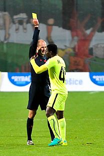 Ernest Mabouka dostal lt kartu. |  autor: Rudolf Makurica