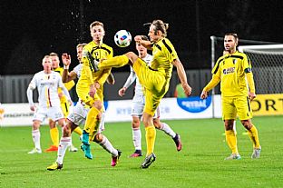 Loptu maj na kopakch hostia. |  autor: Rudolf Makurica