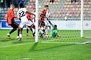 Martin Chrien otv�ra sk�re stretnutia. |  autor: Rudolf Ma�kurica