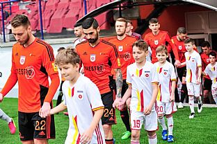 Jozef Menich, Erik Daniel, Martin Nagy a imon Kupec v pozad s Miloom Lanm a Michalom Fakom. |  autor: Rudolf Makurica