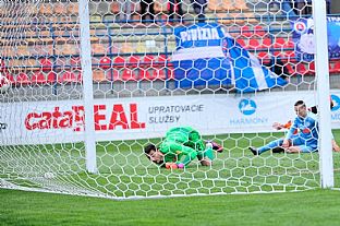 Milo Lan striea rozhodujci gl. |  autor: Rudolf Makurica