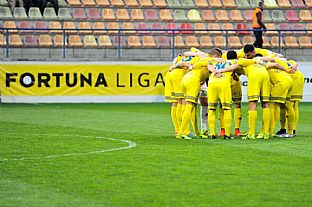 Hri Michaloviec pred zpasom. |  autor: Rudolf Makurica