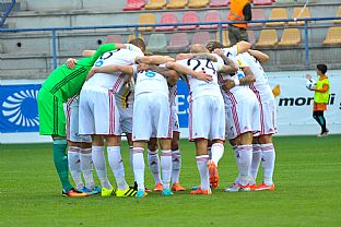 Domci tm pred zaiatkom zpasu. |  autor: Rudolf Makurica