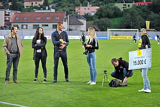 Cez polasov prestvku prebiehala na hlavnom ihrisku sa 15-tiscov strela. |  autor: Rudolf Makurica