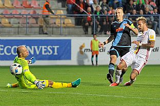 Jakub Mare prekonva Jna Muchu a zvyuje domci nskok na 3:0! |  autor: Rudolf Makurica