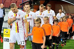 Peter Maslo, Dominik Kruliak, Kristin Kolk a Martin Chrien v pozad s Petrom Gal Andrezlym. |  autor: Rudolf Makurica