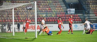 Peter Gal Andrzely dva svoj prv ligov gl v Ruomberku a zvyuje domci nskok na 3:1. |  autor: Rudolf Makurica