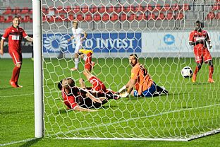 Milovan Kapor dva vlastn gl na 4:1. |  autor: Rudolf Makurica