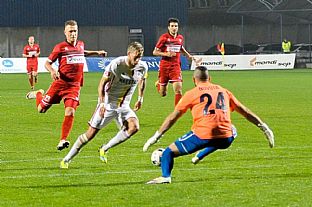 Jakub Mare preiel cez obranu, obchdza brankra a potom zvi na 5:1. |  autor: Rudolf Makurica