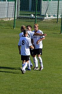 Domci futbalisti sa teia z vyrovnania. |  autor: Tom Lubelec