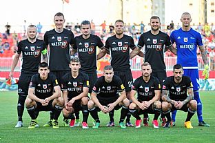 Horn rad: Marek Sapara, Jn Maslo, Matej Kochan, Jozef Menich, Milo Lan, Mat Mack.

Spodn rad: Kristi Qose, imon Kupec, Peter Maslo, Peter Gal Andrezly, Erik Daniel. |  autor: Rudolf Makurica