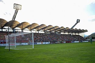 Zaplnen� z�padn� trib�na |  autor: Rudolf Ma�kurica