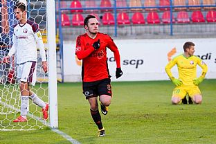 Dalibor Tak�� d�va g�l na 3:0 |  autor: Rudolf Ma�kurica