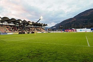 Z�padn� trib�na |  autor: Rudolf Ma�kurica