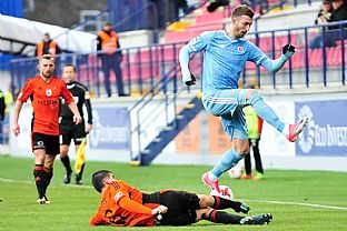 Peter Gal Andrezly a Kristi Qose |  autor: Rudolf Makurica