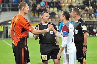 Kapitni obidvoch mustiev Jn Maslo a Miroslav Viazanko. |  autor: Rudolf Makurica