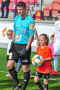 Nstup na zpas |  autor: Peter Graf