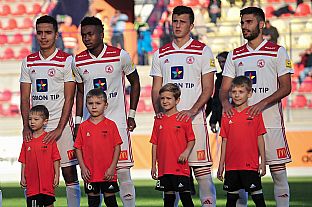 N�stup na z�pas |  autor: Rudolf Ma�kurica