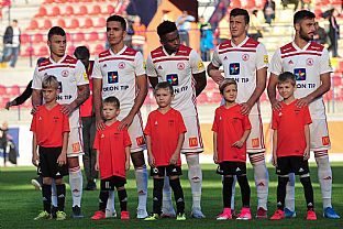 N�stup na z�pas |  autor: Rudolf Ma�kurica