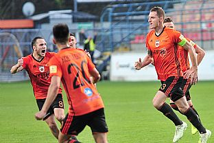 J�n Maslo so spoluhr��mi po g�le. |  autor: Rudolf Ma�kurica