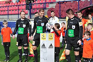 Nstup na zpas |  autor: Rudolf Makurica