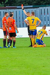 Alexander Moji dostva erven kartu. |  autor: Rudolf Makurica