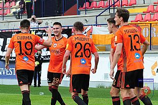 Matej �urma, Adam Brenkus, Timotej M�dry, Alexander Moj�i� a Matej Madle��k po g�le. |  autor: Rudolf Ma�kurica