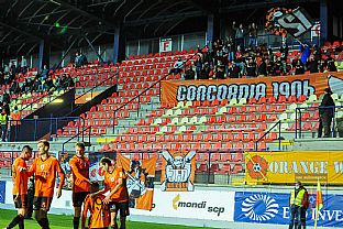 Matej urma, Mrio Mrva, Jn Maslo, Ladislav Almsi, tefan Gerec a fanklub Concordia 1906. |  autor: Rudolf Makurica