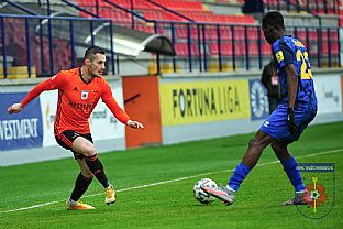 Matej urma a Alieu Fadera |  autor: Rudolf Makurica