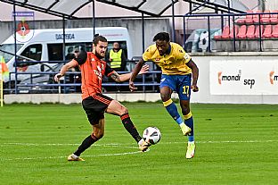 Matej Kochan a Yhoan Andzouana |  autor: Rudolf Makurica