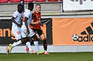 Yan Michael Yao, Moses David Cobnan a Tom� Bob�ek. |  autor: Rudolf Ma�kurica